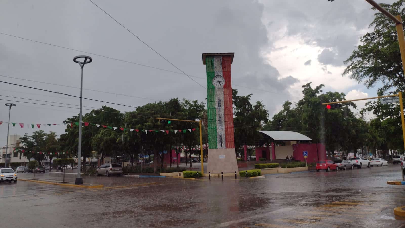 Ligera lluvia en Guamuchil