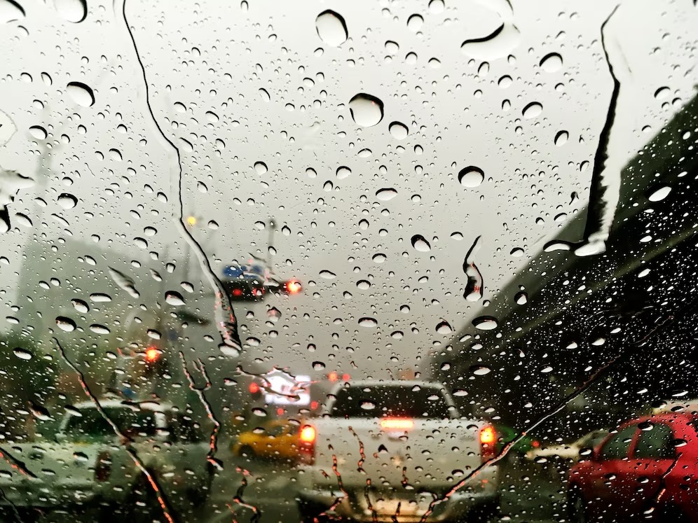 Ventana con gotas de lluvias