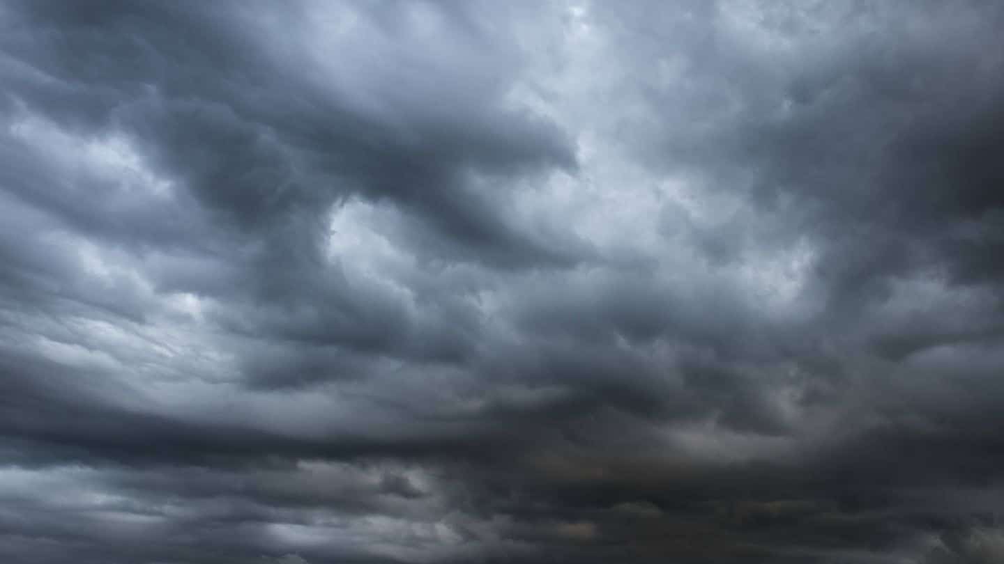 Cielo con nubes negras