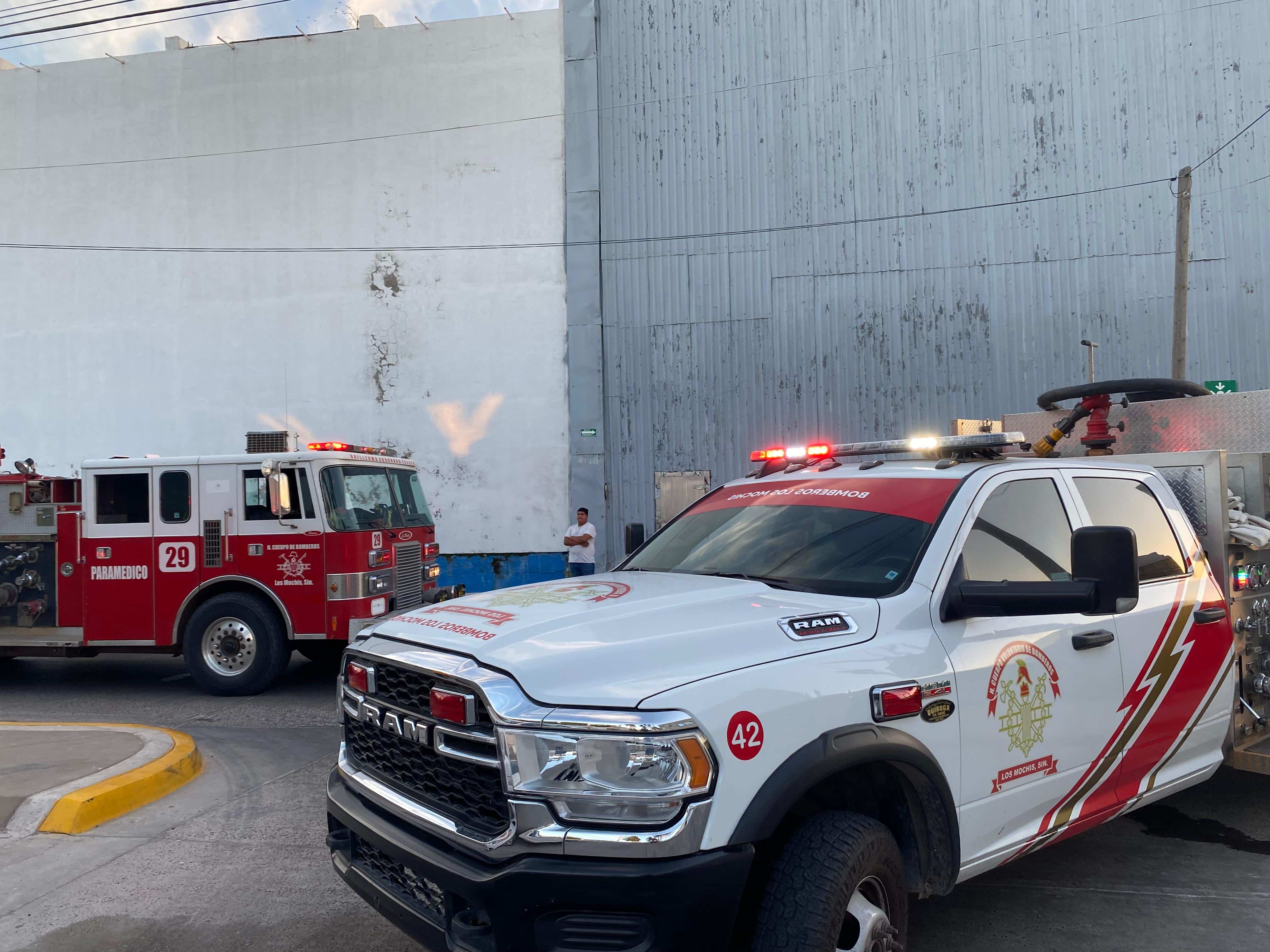 Clausuran fábrica de hielo en El Carrizo por fuga de amoniaco