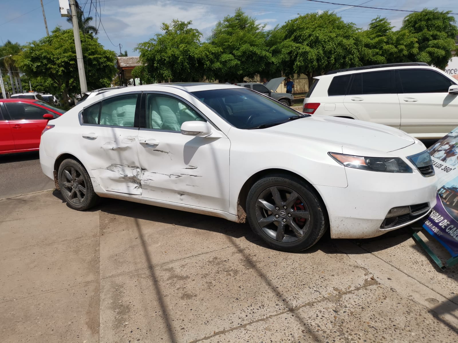 AUTOMOVIL ACCIDENTADO