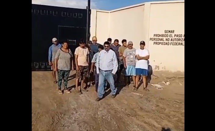 Pescadores se plantan en cuartel por muerte de natanael