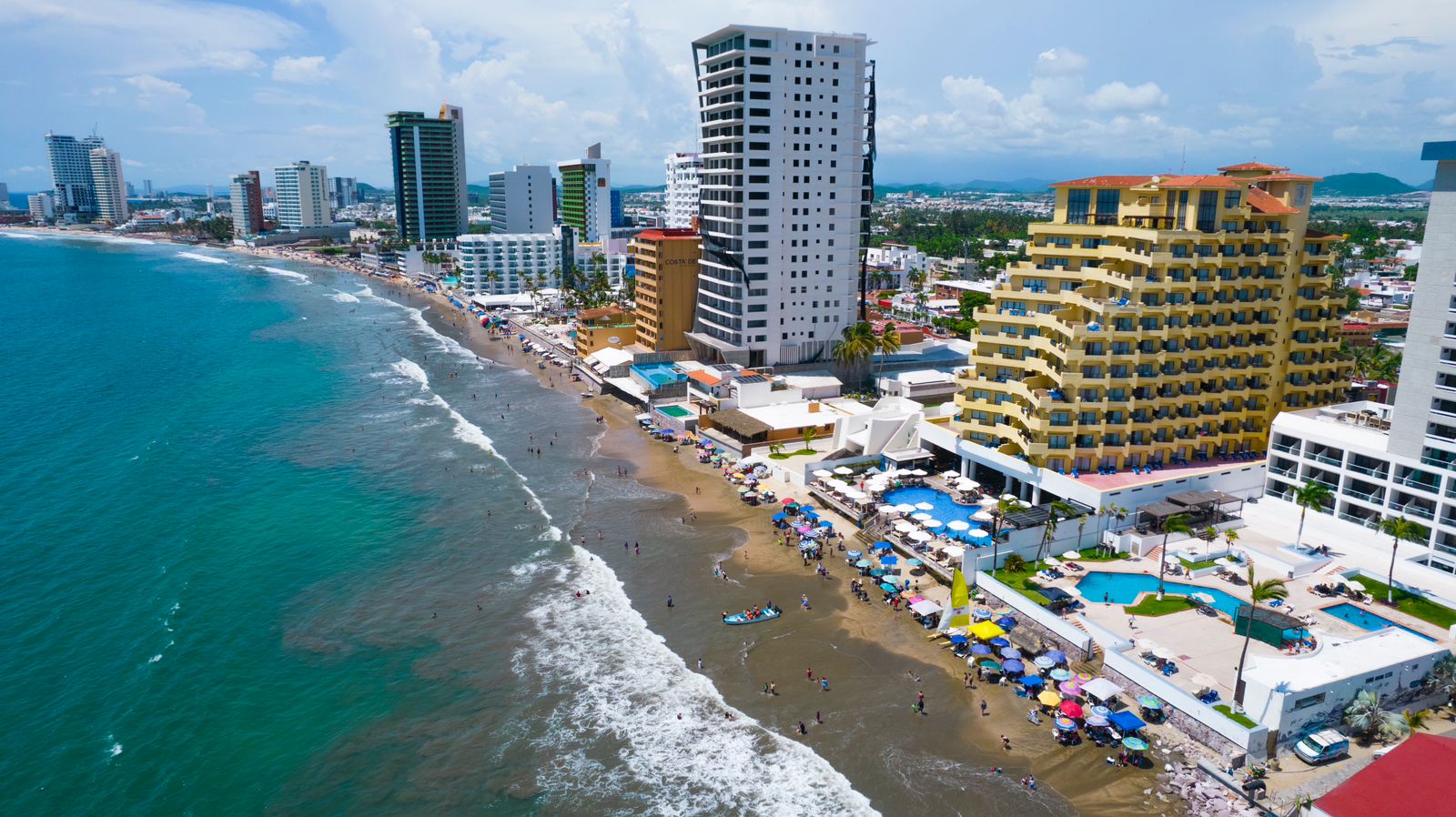 playa de Mazatlán toma aérea