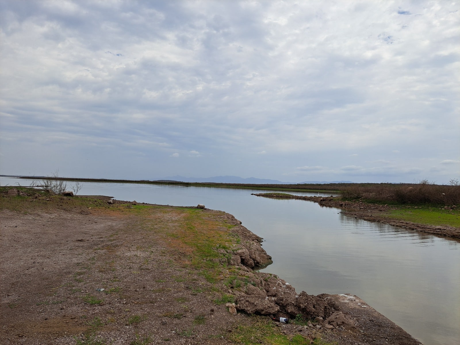 La presa apenas tiene agua para este año, asegura la Japasa.