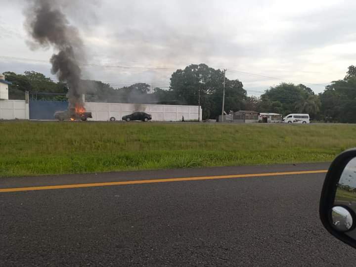 Quema de vehículos en Tabasco