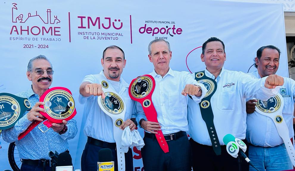 Manuel Montiel, Humberto "Zorrita" Soto, Gerardo Vargas, Felipe Juárez y Miguel Ahumada, en la sesión informativa