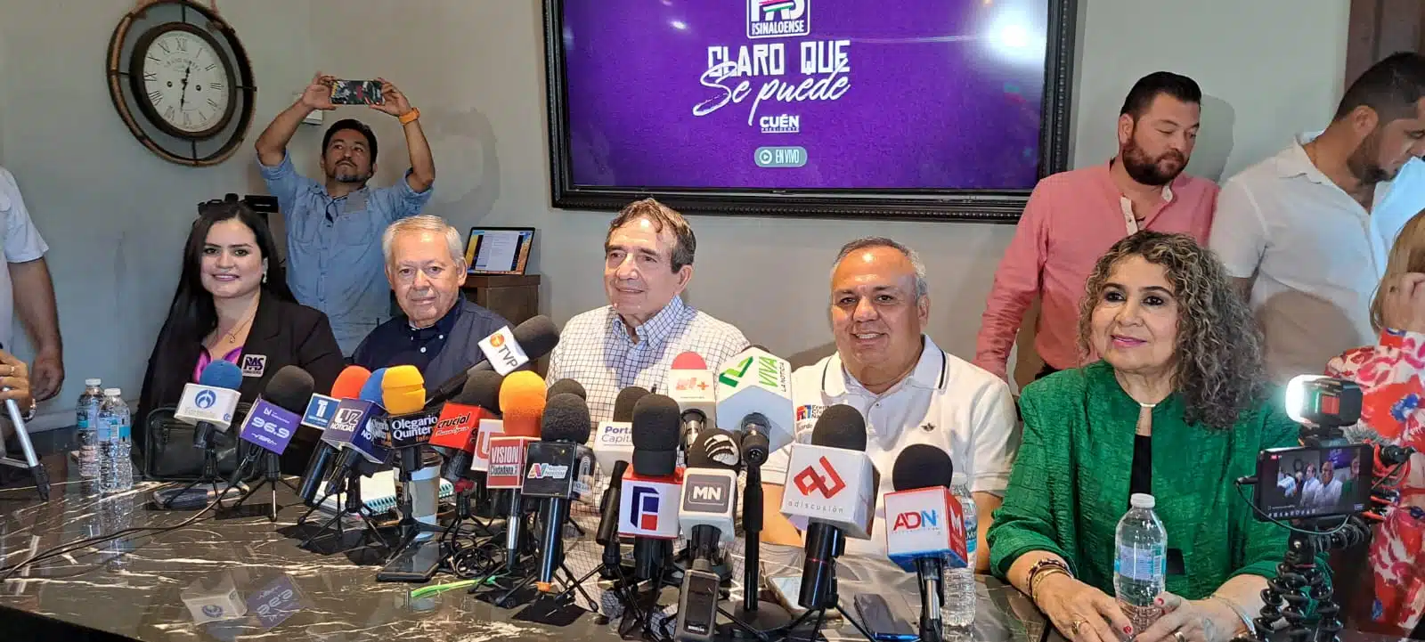 Héctor Melesio Cuén Ojeda, en rueda de prensa.