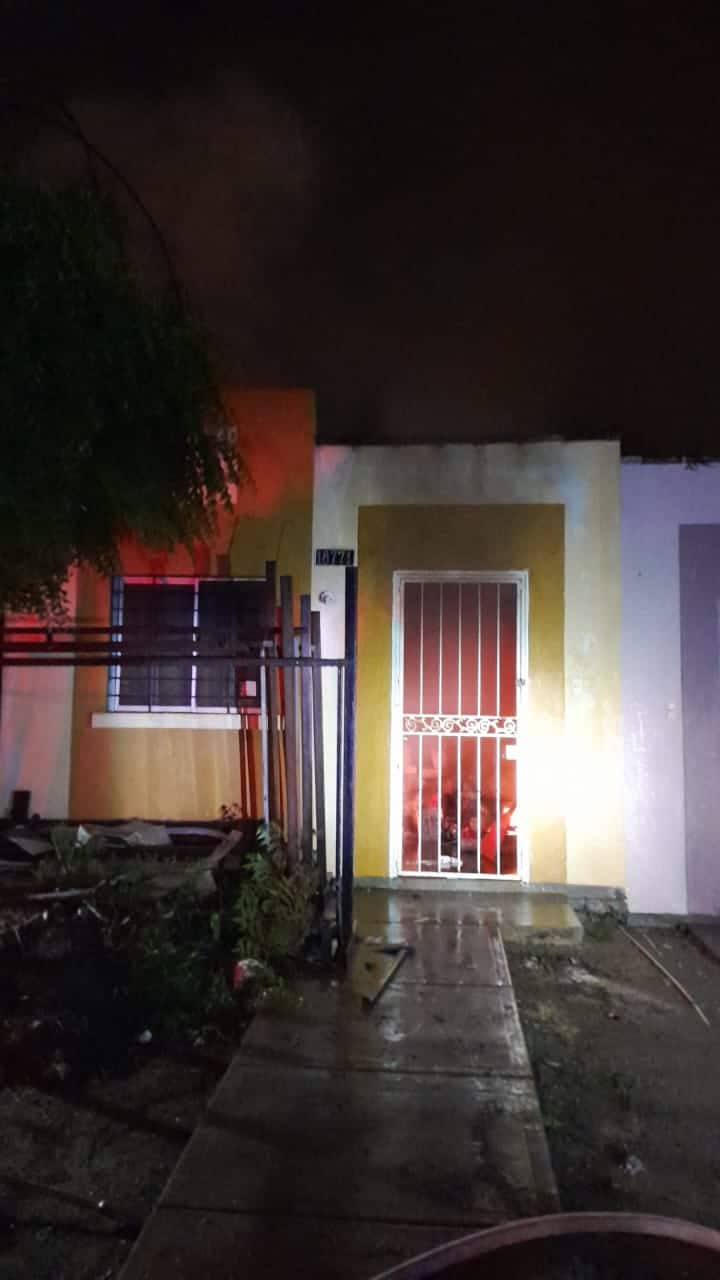 incendio en vivienda del fraccionamiento Pradera Dorada en Mazatlán