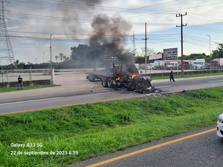 Quema de vehículos en Tabasco
