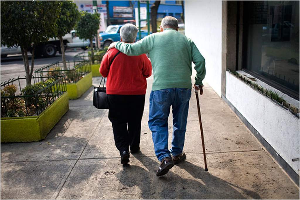 Pareja de adultos