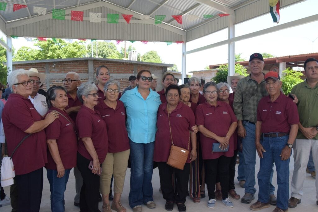 Entrega de obras sociales en la sindicatura Jahuara II