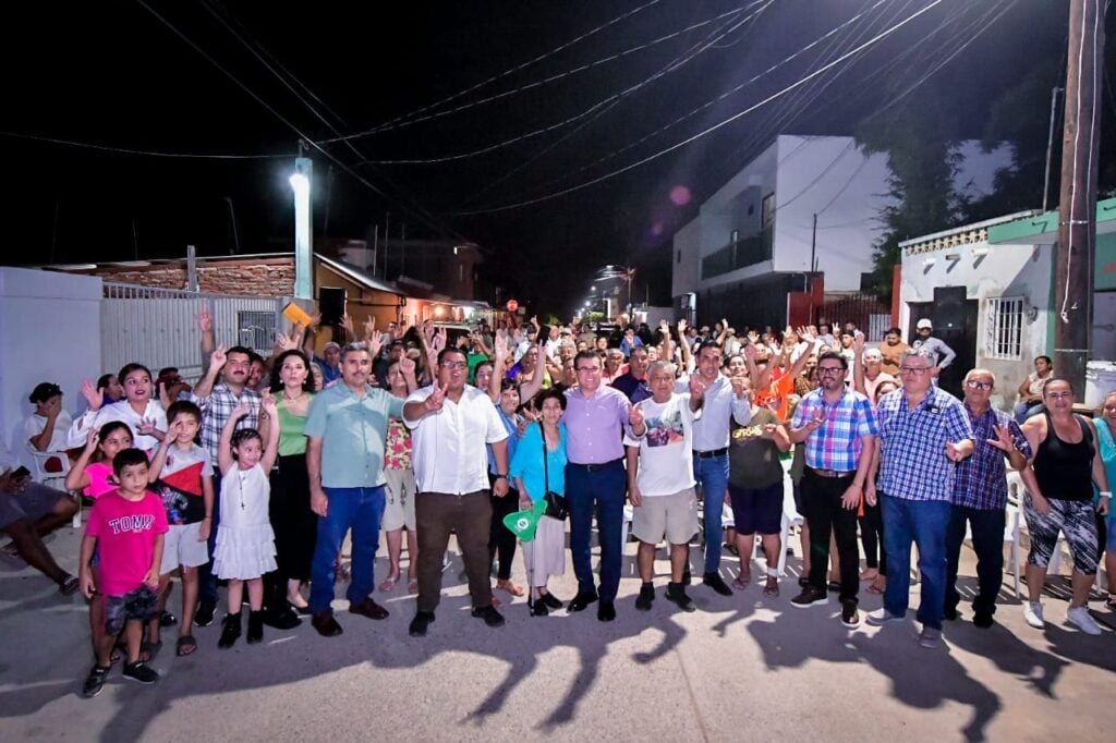 Entrega de alumbrado público en las colonias El Tronconal y Fidel Velázquez