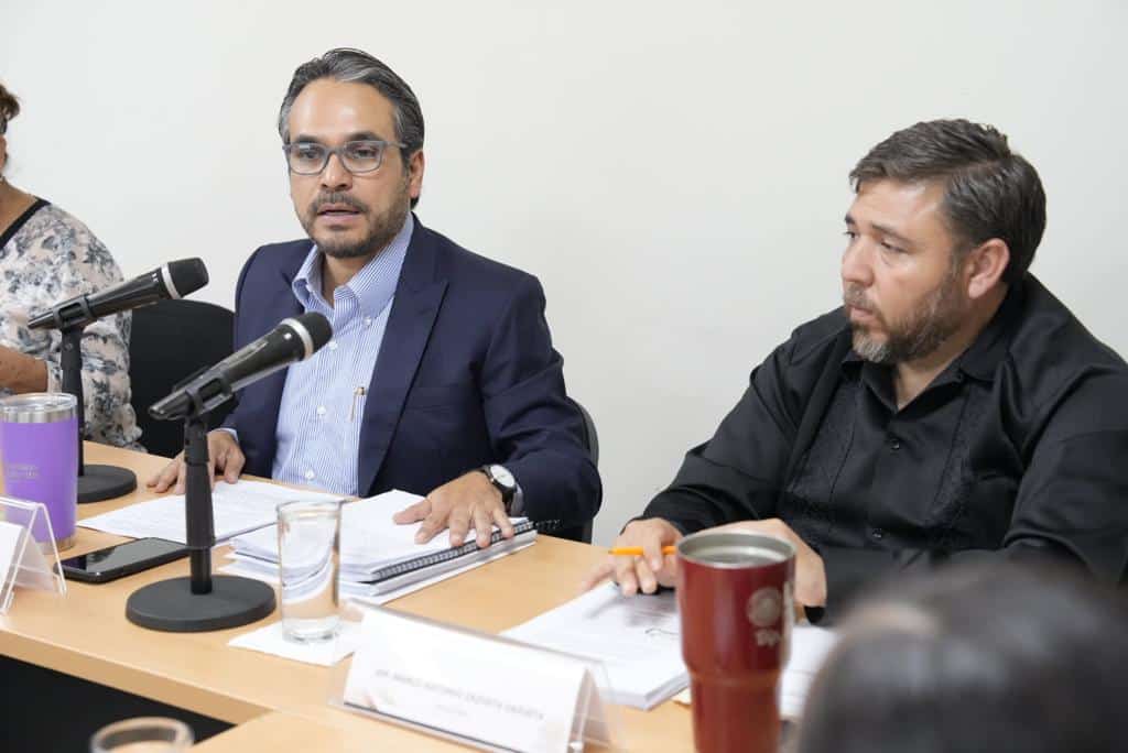Reunión de trabajo celebrada la tarde noche del miércoles 18