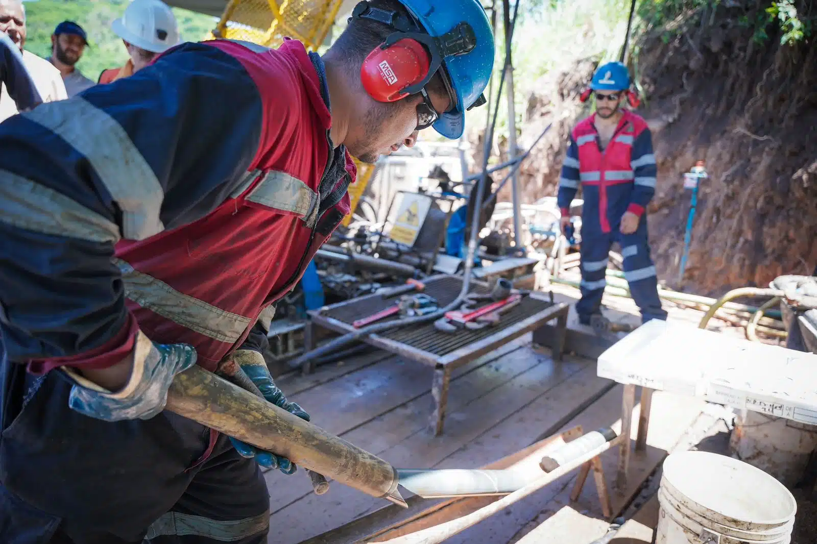 Persona dedicara a la minería