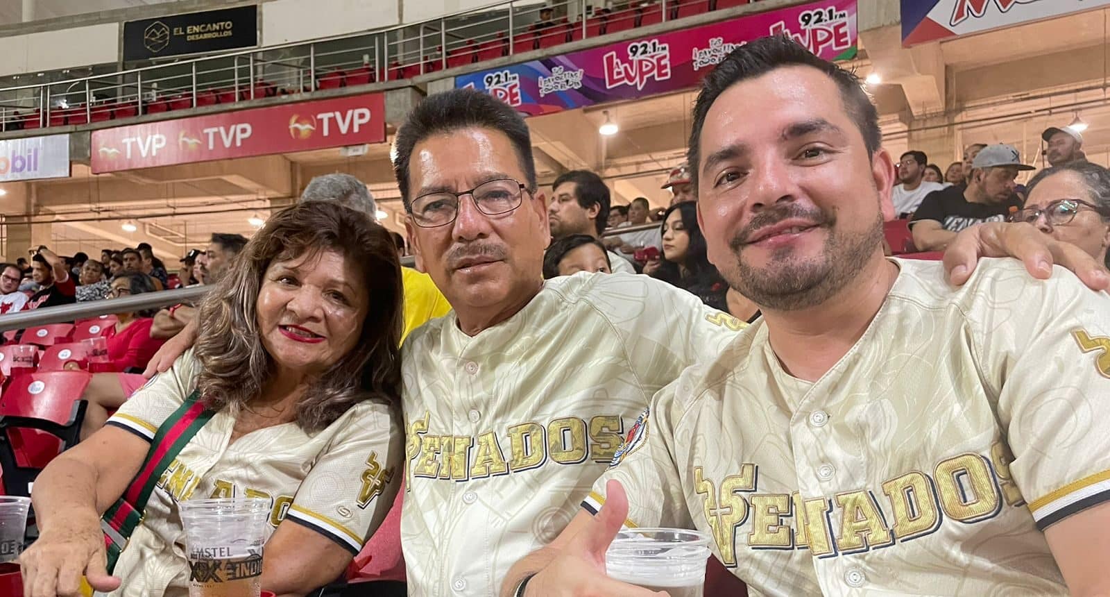 Aficionados de Venados de Mazatlán en el estadio Teodoro Mariscal