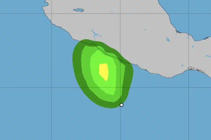 Mapa de México donde se muestra la depresión tropical de donde nacerá el ciclón Max
