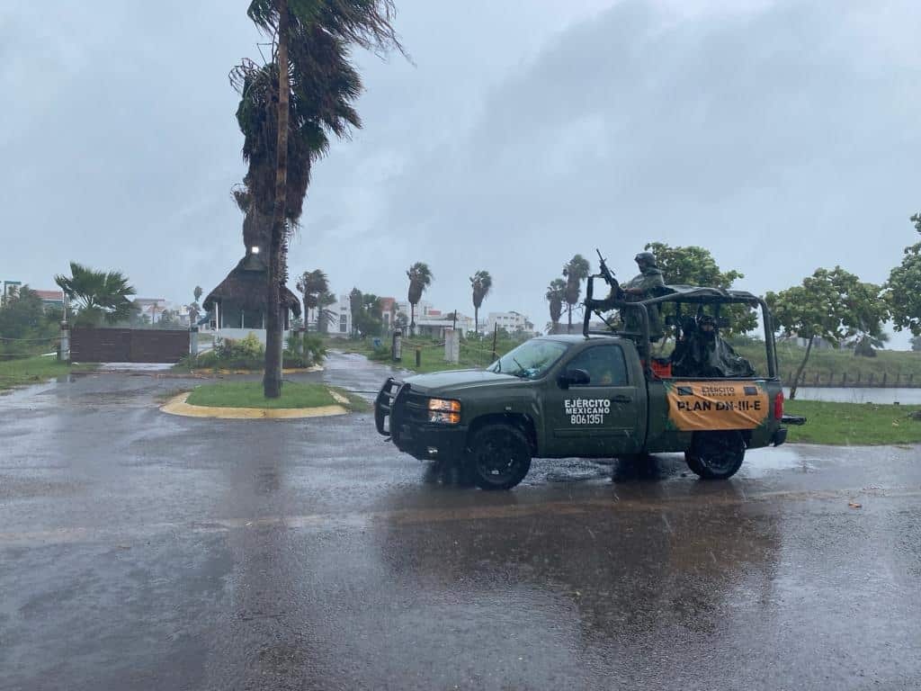 Vehículo de la Secretaría de la Defensa Nacional durante su operativo Plan DN-III-E en Sinaloa