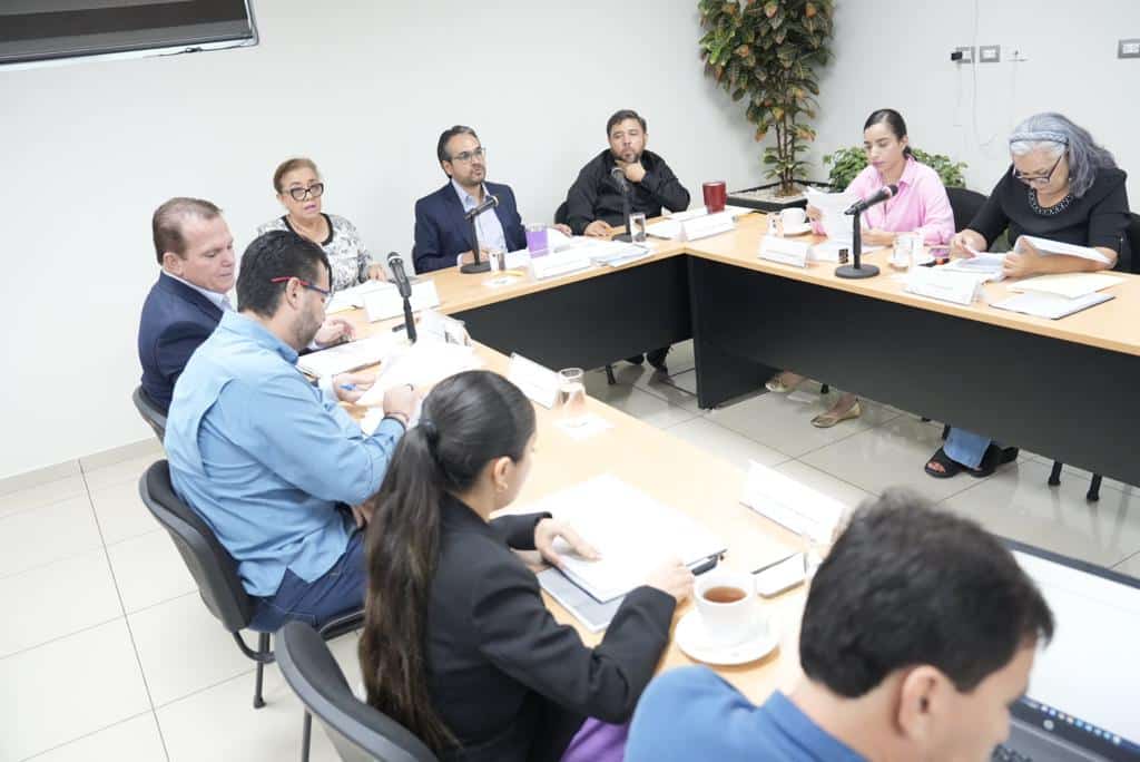 Reunión de trabajo celebrada la tarde noche del miércoles 18