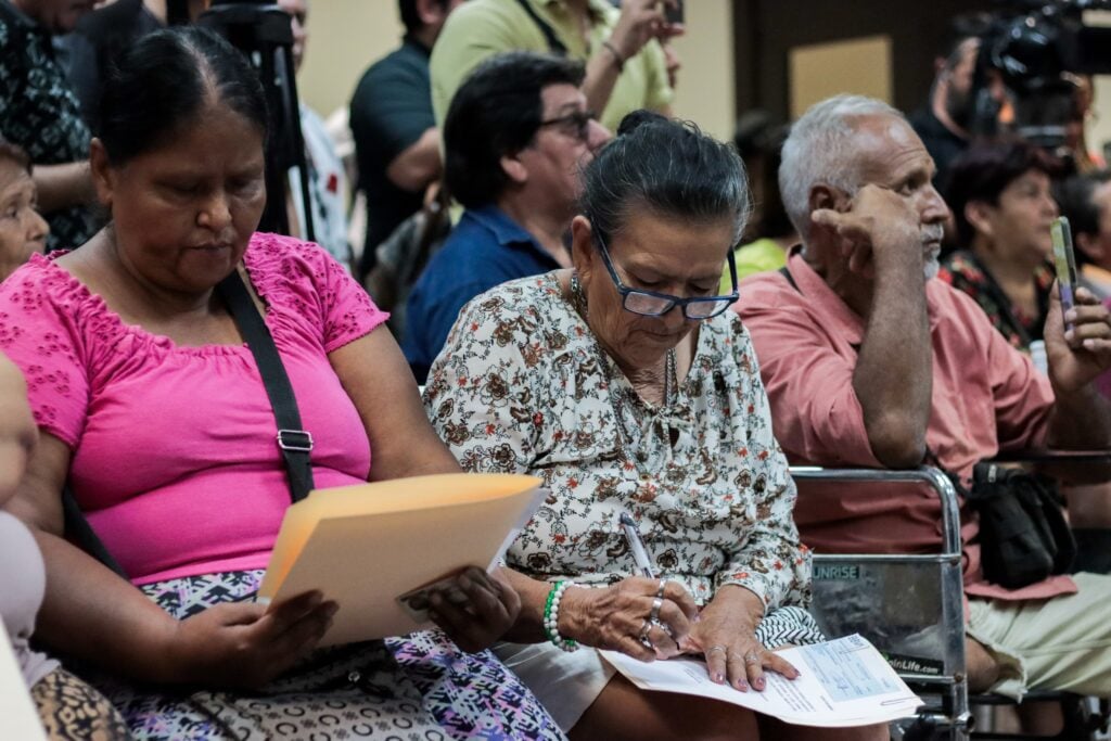 Entrega de apoyos a las familias que resultaron afectadas por “Norma” en Los Mochis