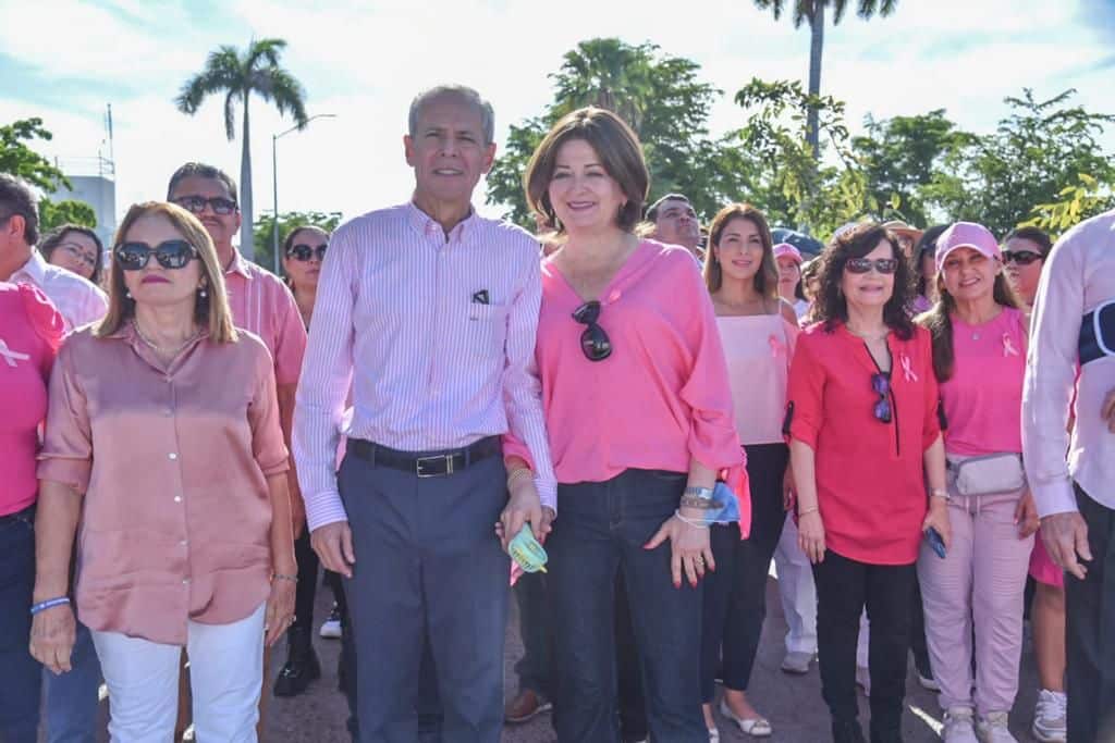 Alcalde Gerardo Vargas Landeros y su esposa Mónica Torres