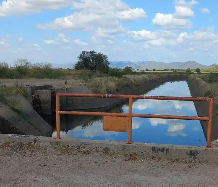 Canal de riego en la sindicatura de Jahuara Segundo