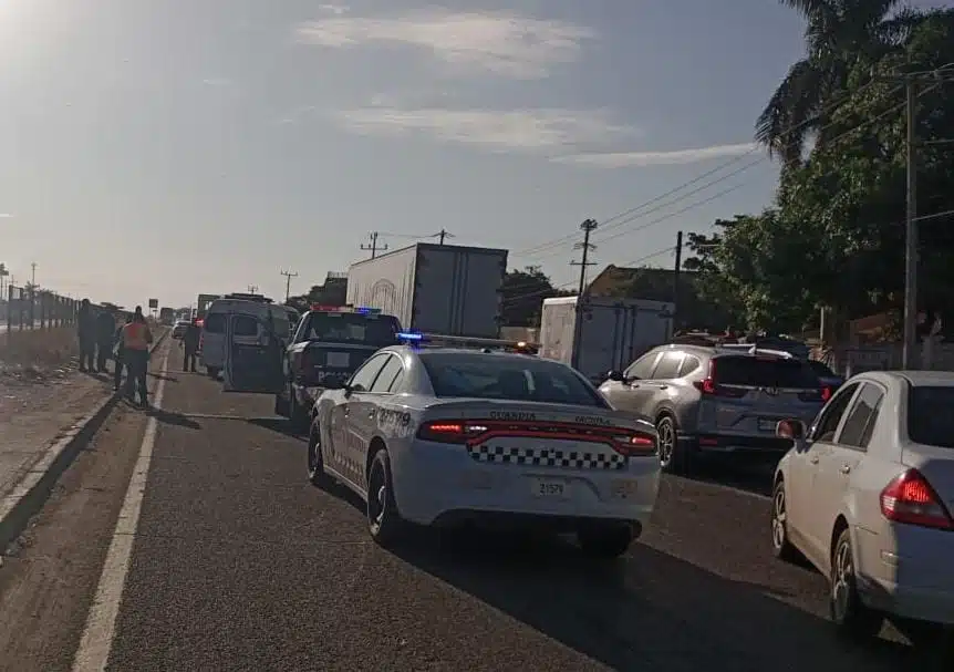 Tráfico varado por un accidente tipo choque en Guasave