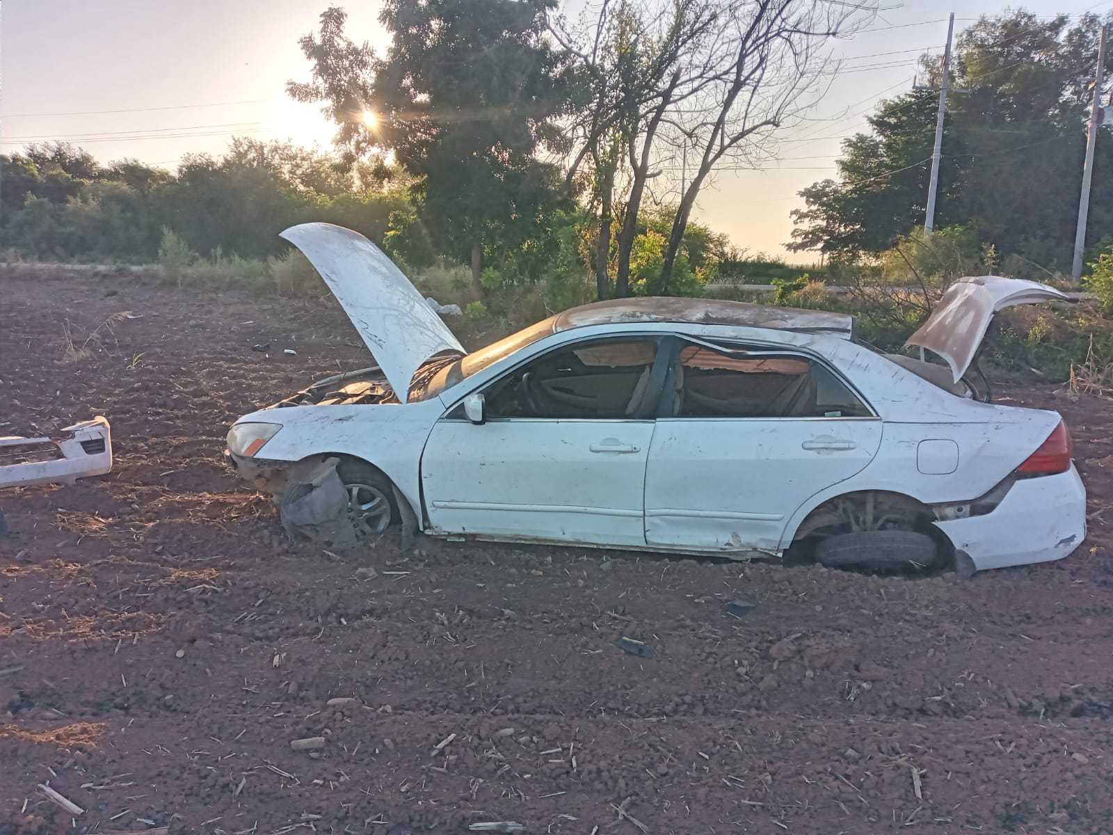 Carro accidentado en Guasave