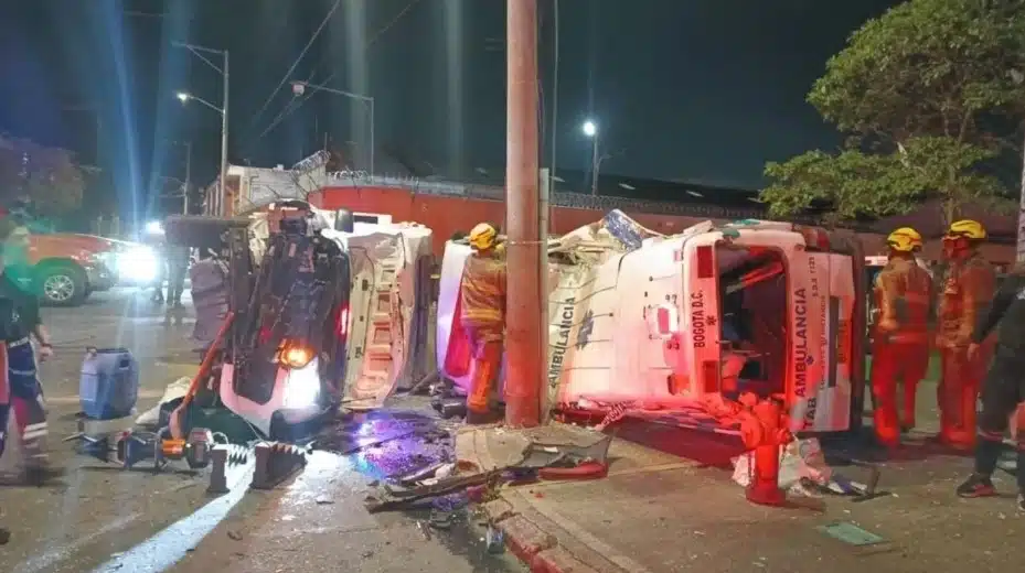 2 ambulancias protagonizan accidente en capital colombiana
