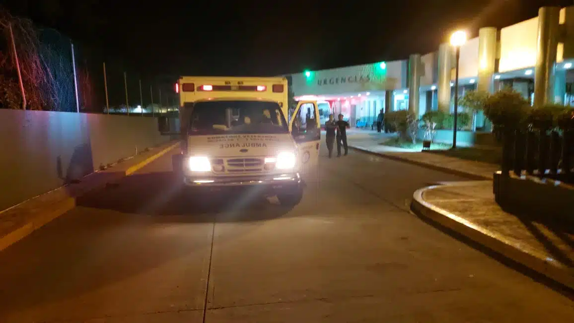 El accidentado fue trasladado a un hospital de Mazatlán.