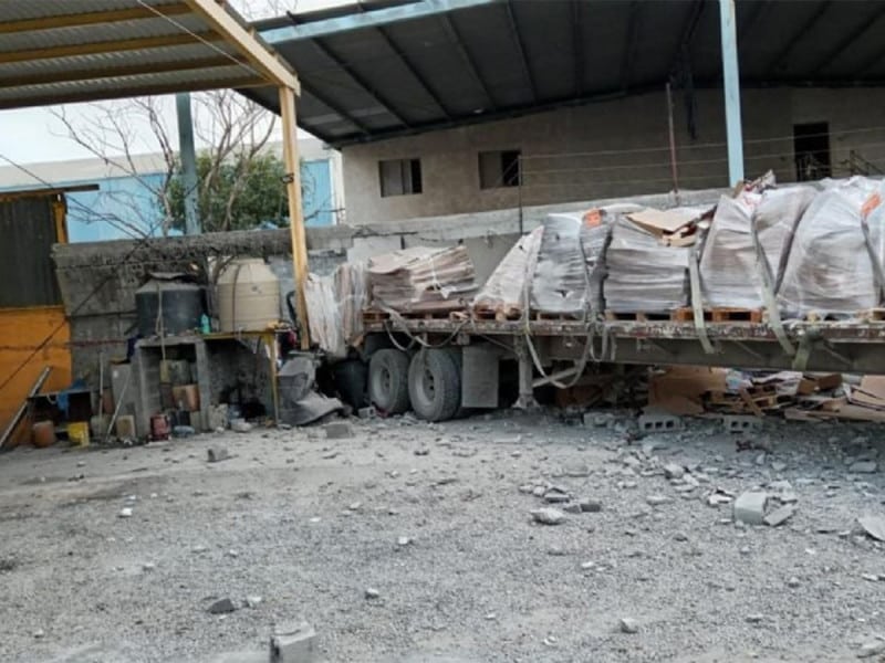Accidente en Nuevo León deja cuatro muertos; tráiler se quedó sin frenos