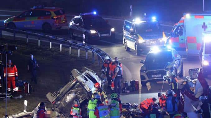 vehículo volcado en Alemania