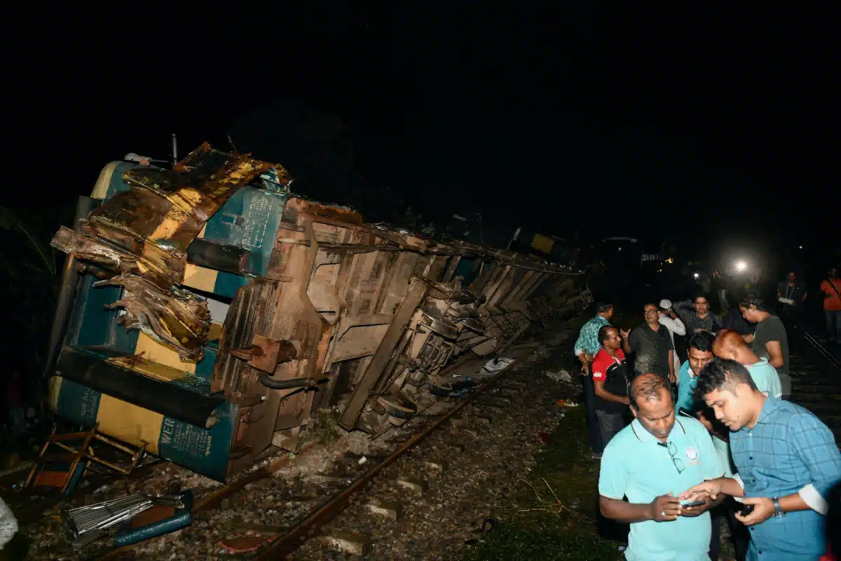 accidente de tren Bangladesh deja 17 muertos