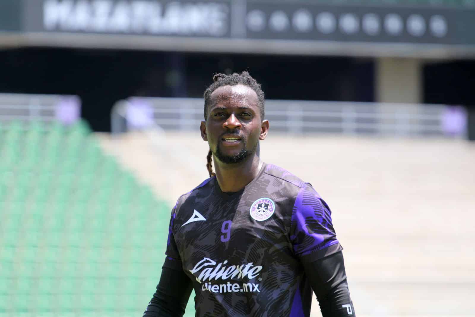 Ake Loba jugador de Mazatlán FC