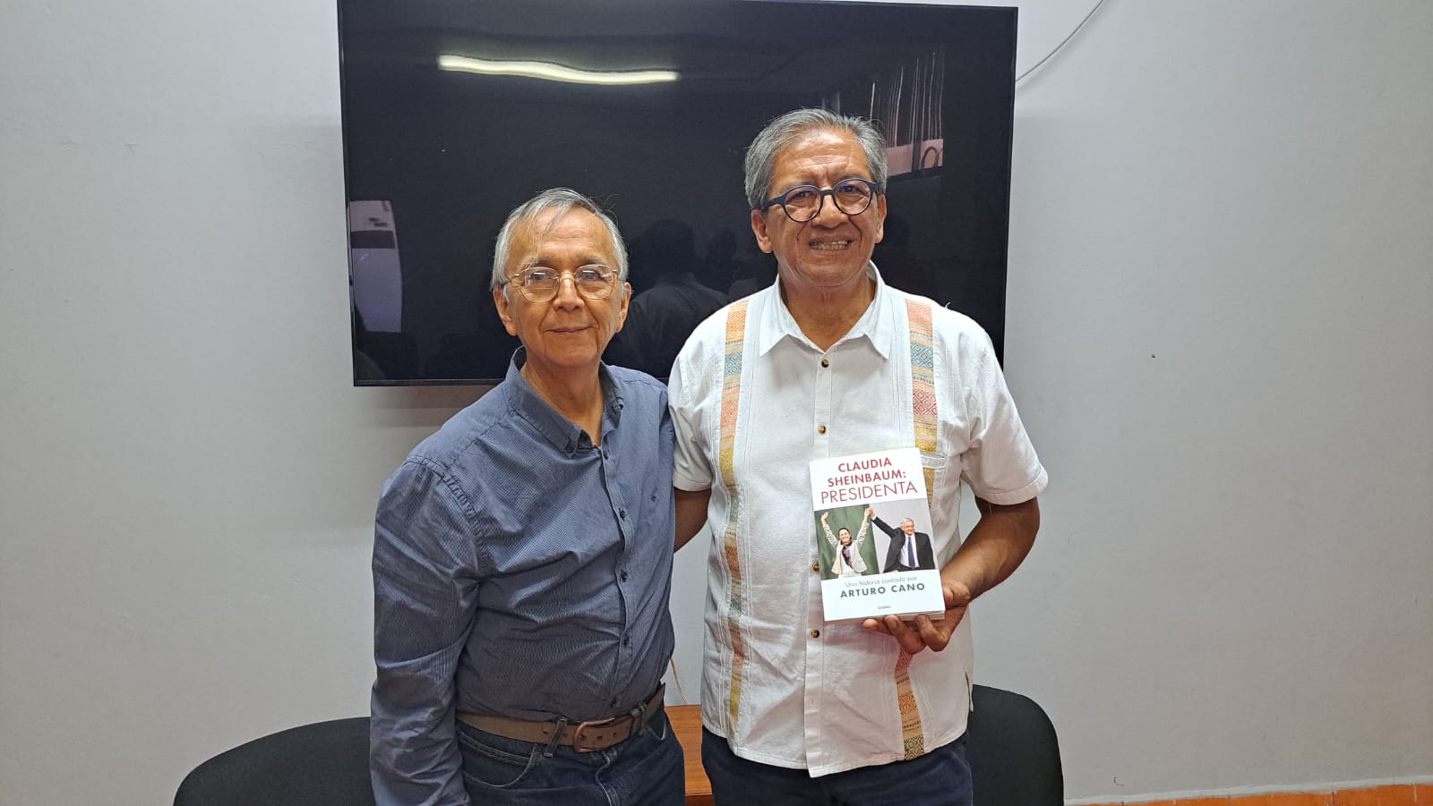 Arturo Cano y el maestro Arturo Santamaría