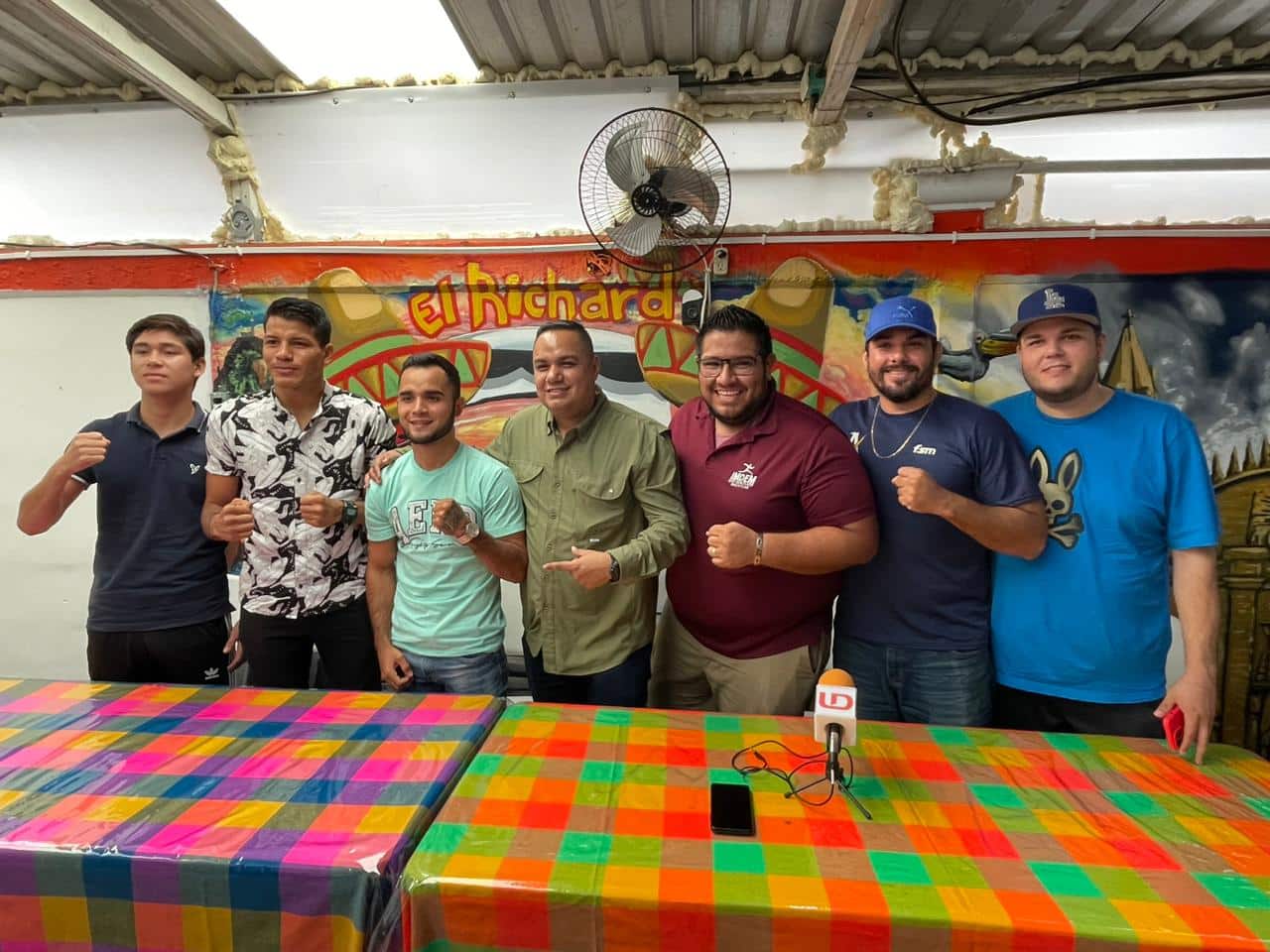 Jesús “Veneno” Aréchiga en rueda de prensa.
