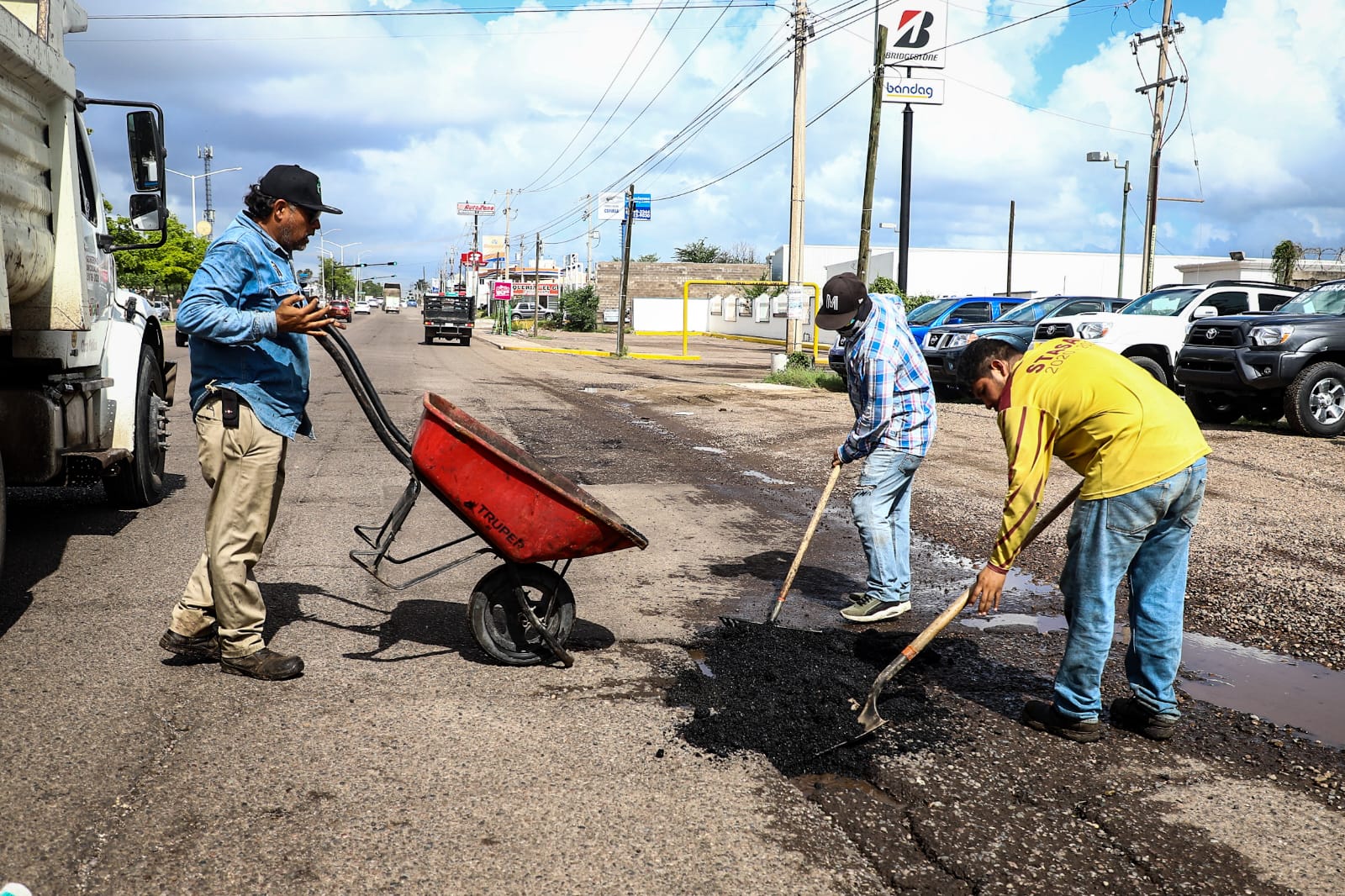 trabajadores del Departamento de Conservación y Mantenimiento de Infraestructura