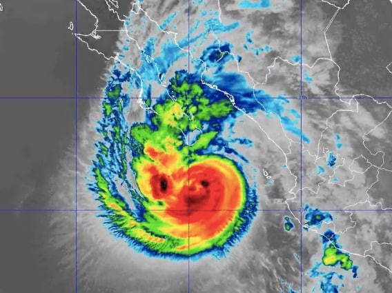 Baja California Sur se prepara para recibir durante la mañana del sábado al huracán Norma.