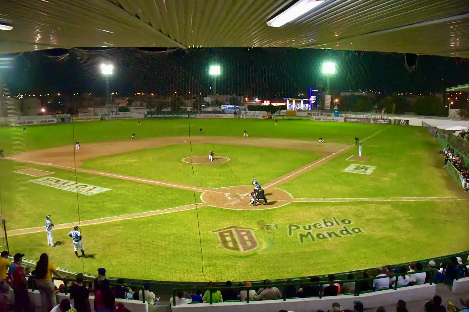Vista desde las gradas del campo de beisbol de Guamúchi