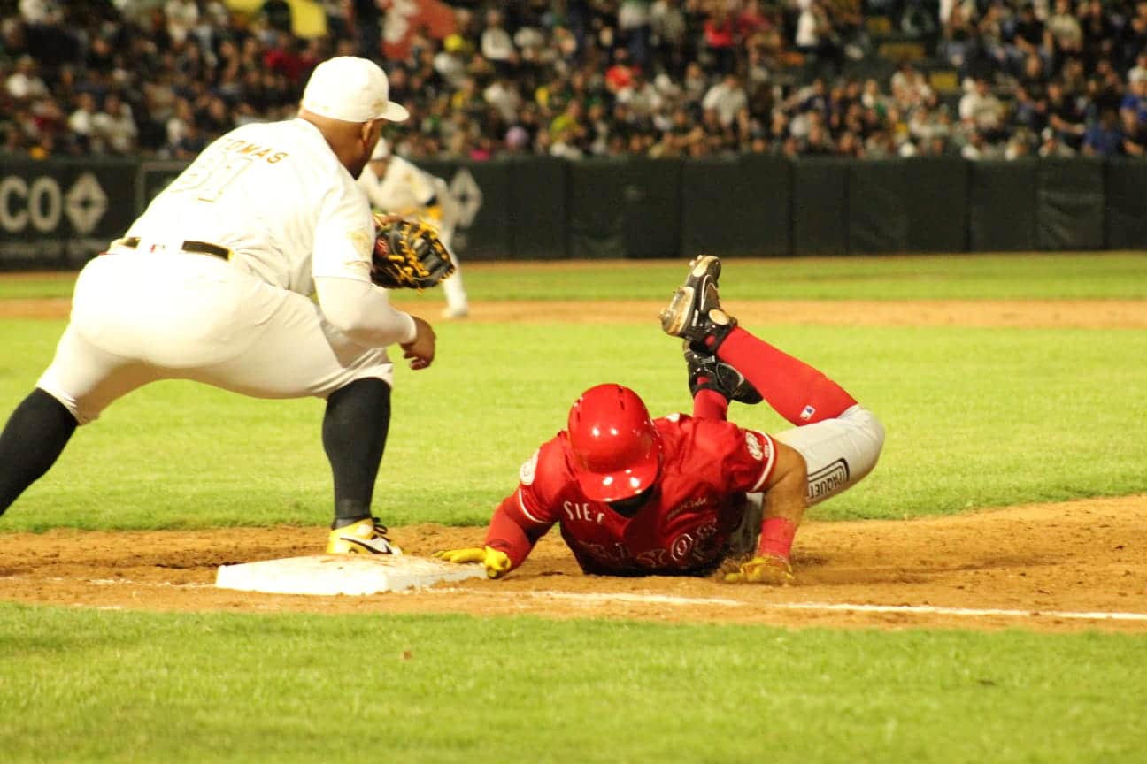 Mayos venció a Cañeros en fiesta inaugural en Los Mochis.