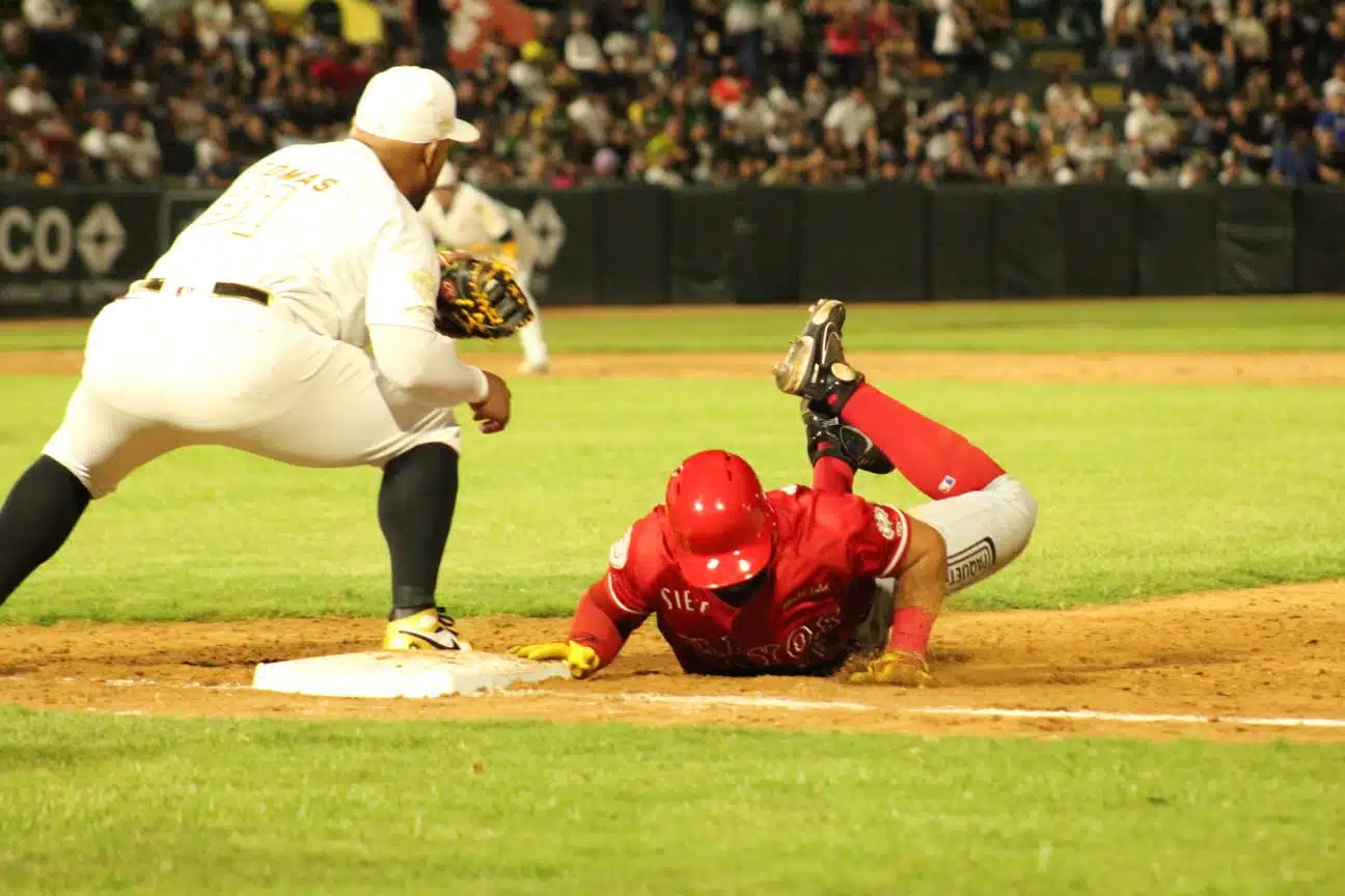 Mayos venció a Cañeros en fiesta inaugural en Los Mochis.