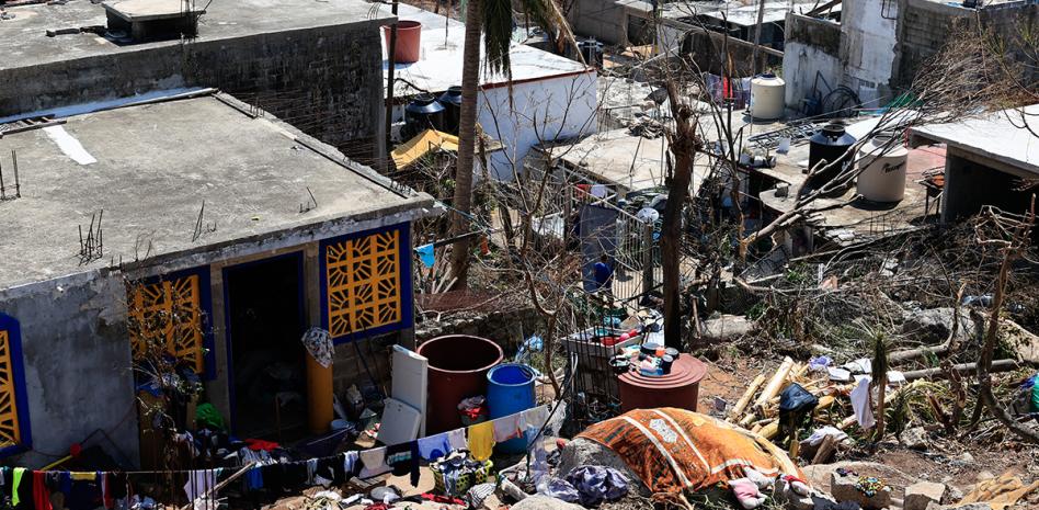 Casas destruidas por huracán Otis