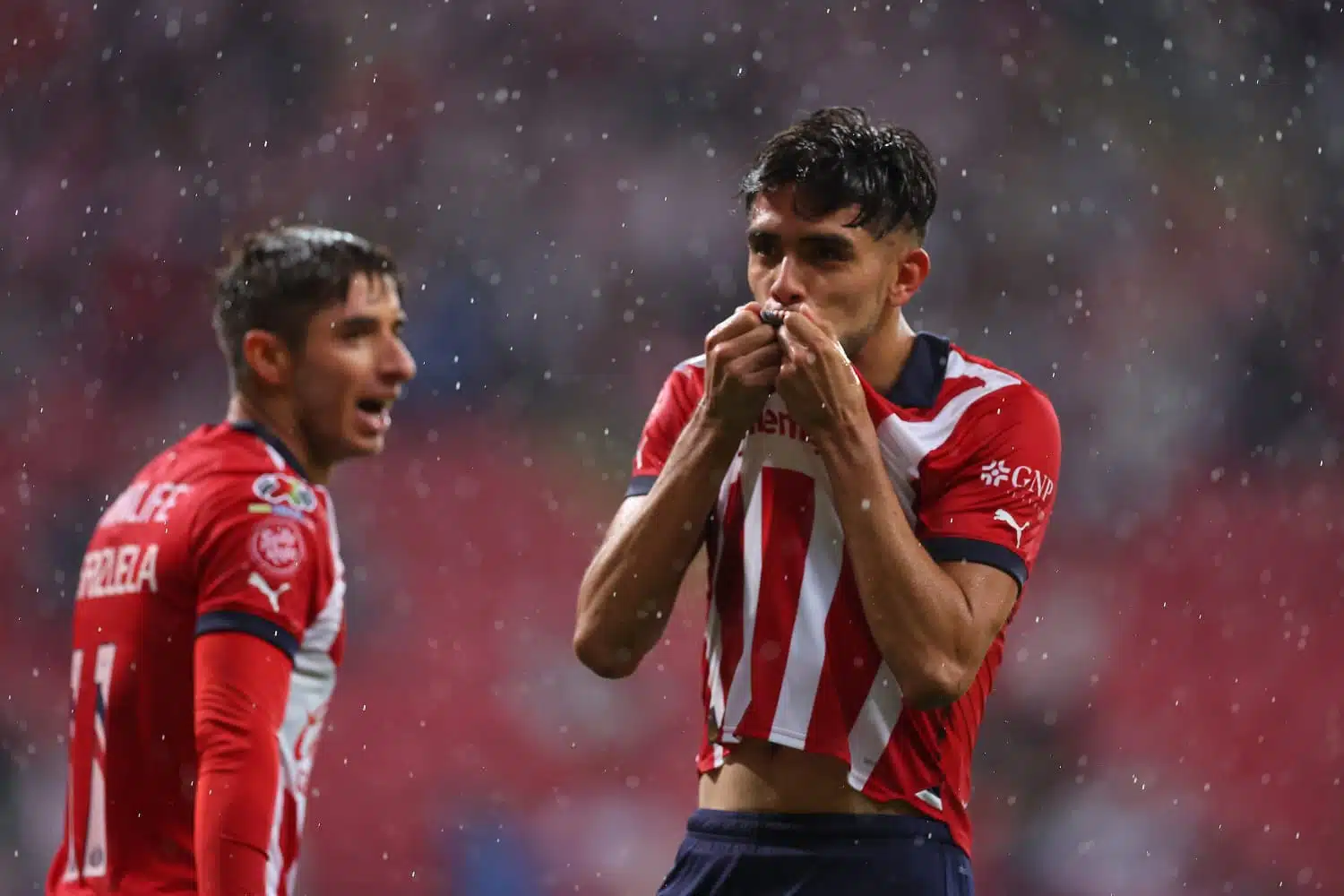 Chivas se llevó el clásico tapatío al golear al Atlas.