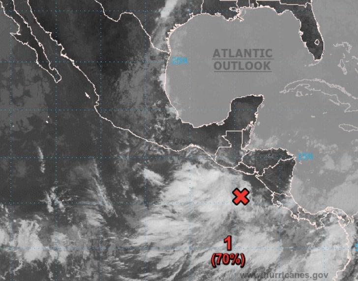 En este punto ubica el NHC a la zona de baja presión con probabilidad ciclónica en el Pacífico. NHC.