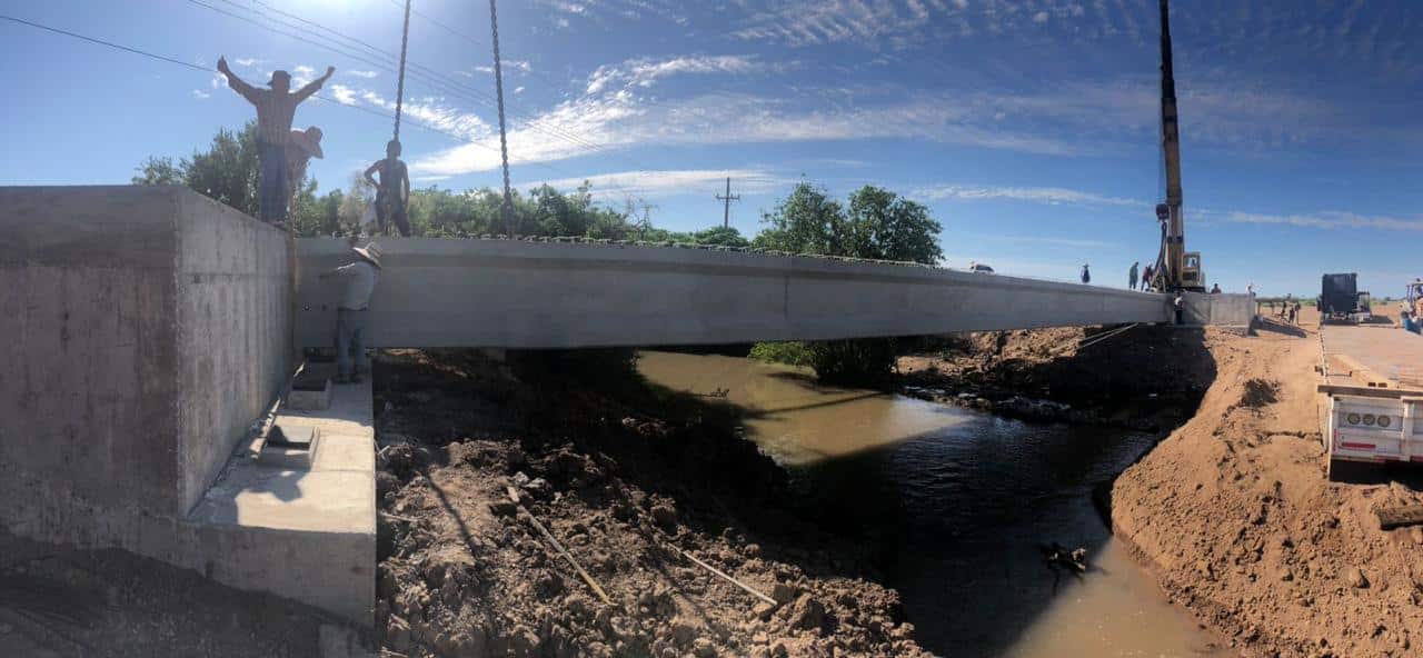 Construcción del puente en Las Grullas M Izquierdo Ahome