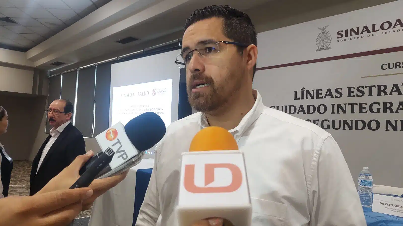 Cuitláhuac González Galindo en entrevista con medios