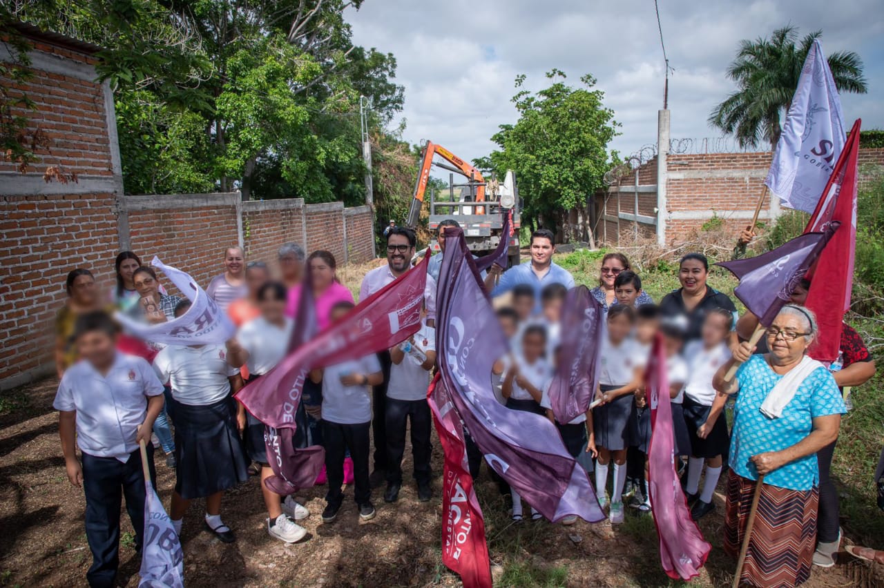Dan banderazo para ampliar red de distribución eléctrica