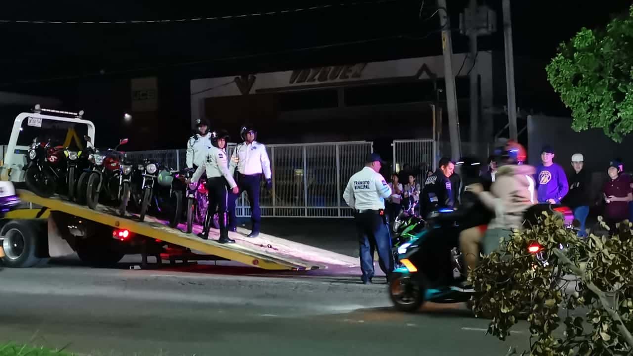 Los agentes lograron detener alrededor de 40 motocicletas.