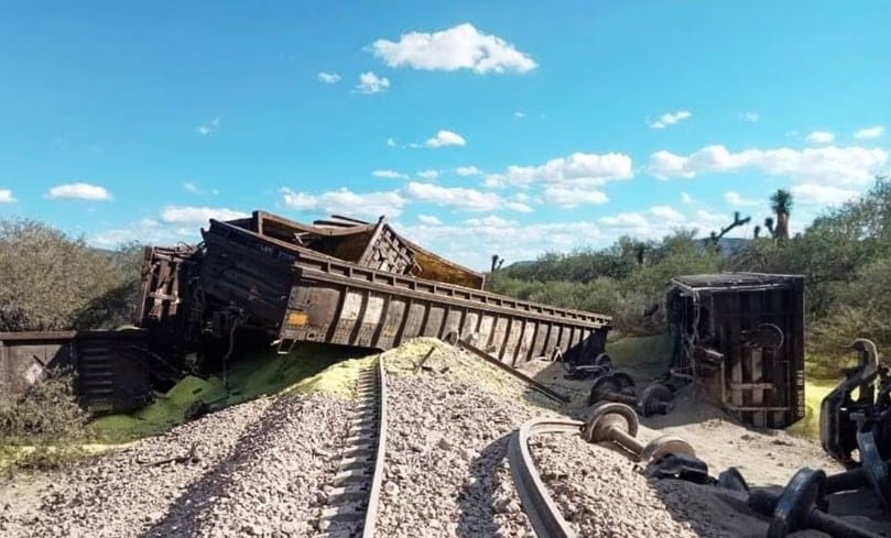 Descarrila tren con químicos en SLP