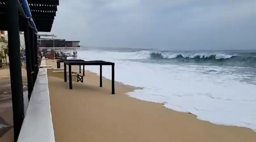 Linea de Playa de Baja California afectada por Norma