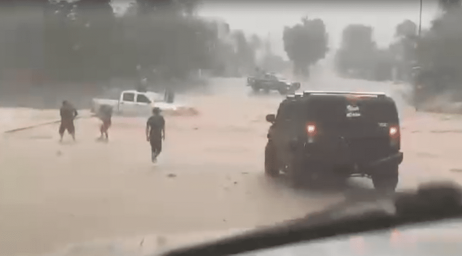 camioneta arrastrada por huracán Norma en La Paz